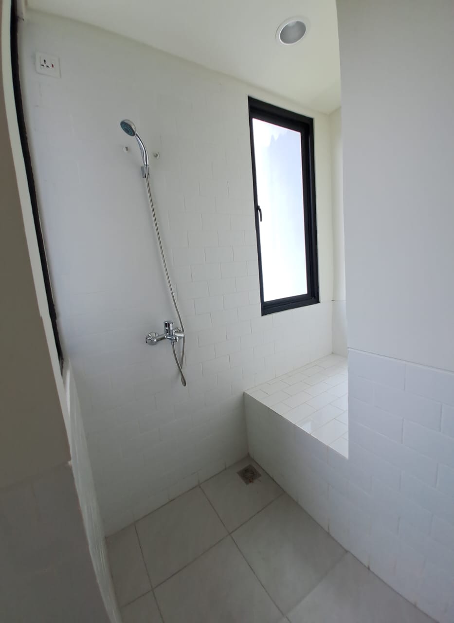 Rumah Disewakan di Cluster Uptown Lippo Cikarang